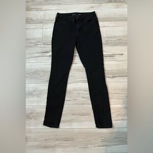 Black skinny jeans